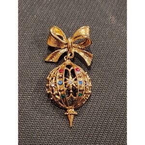 Christmas Decoration Ball Openwork Rhinestones Vintage Gold Tone Brooch‎